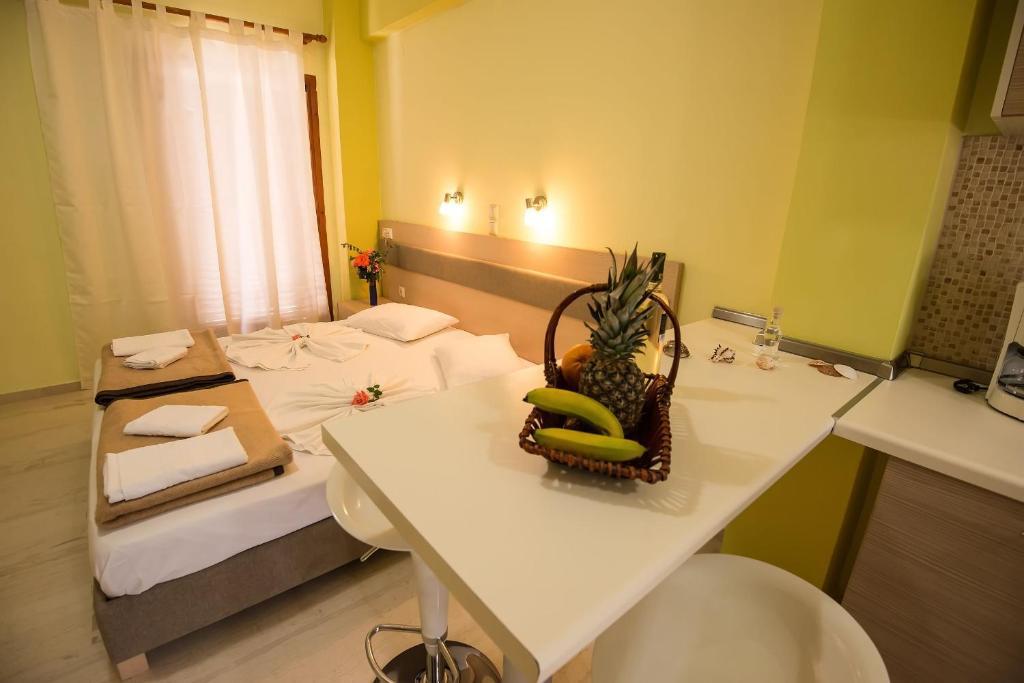 Albatros Studios & Apartments Плакіас Екстер'єр фото